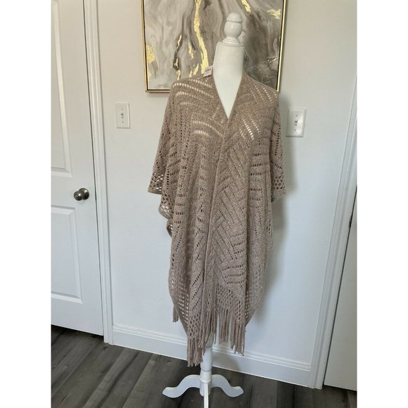 NWT Anthropologie Akemi + Kin Crochet Poncho - Picture 1 of 8